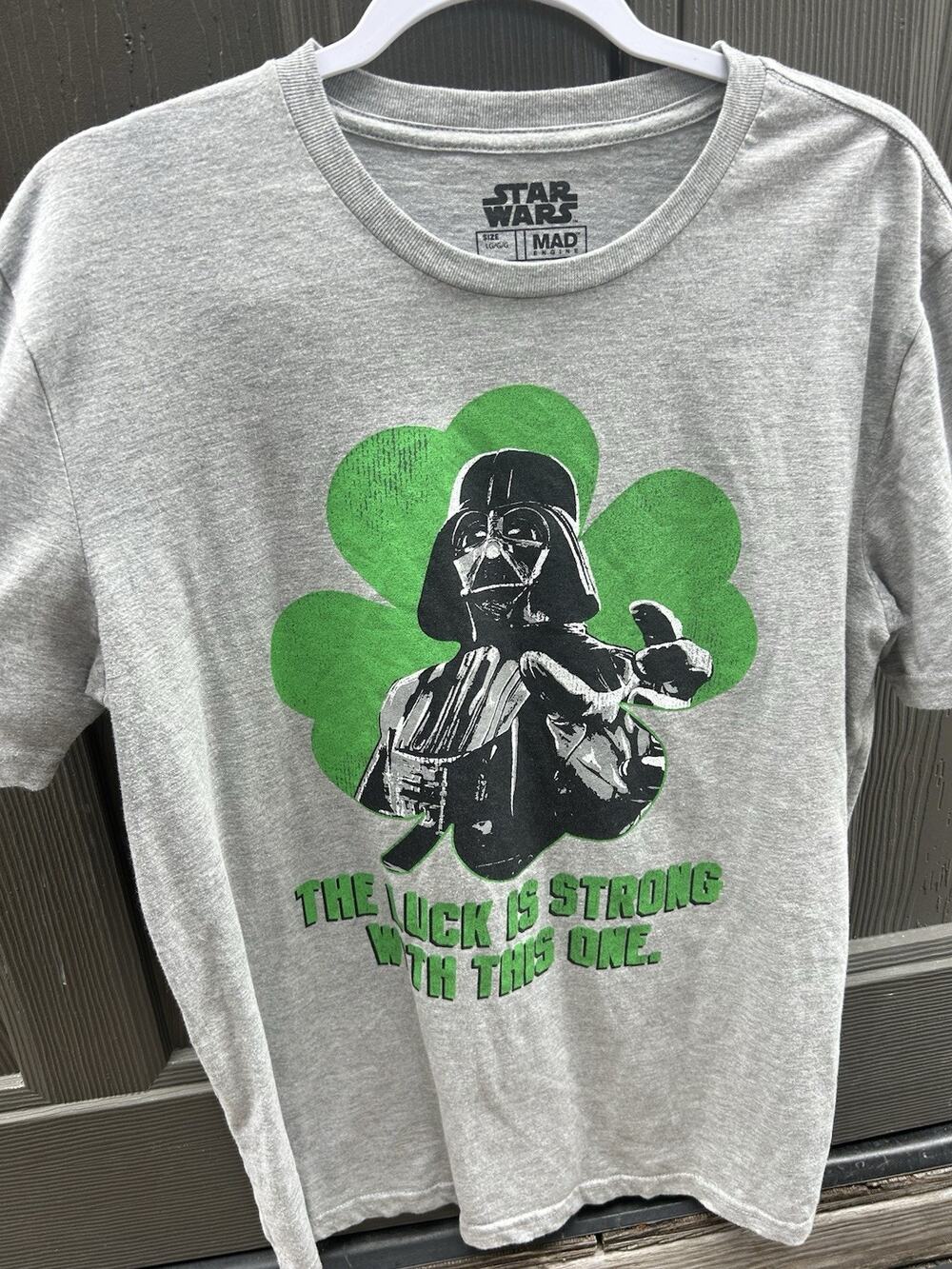 Star Wars Shirt Mens Large Gray Short Sleeve Crew Neck Darth Vader Clover Lucky